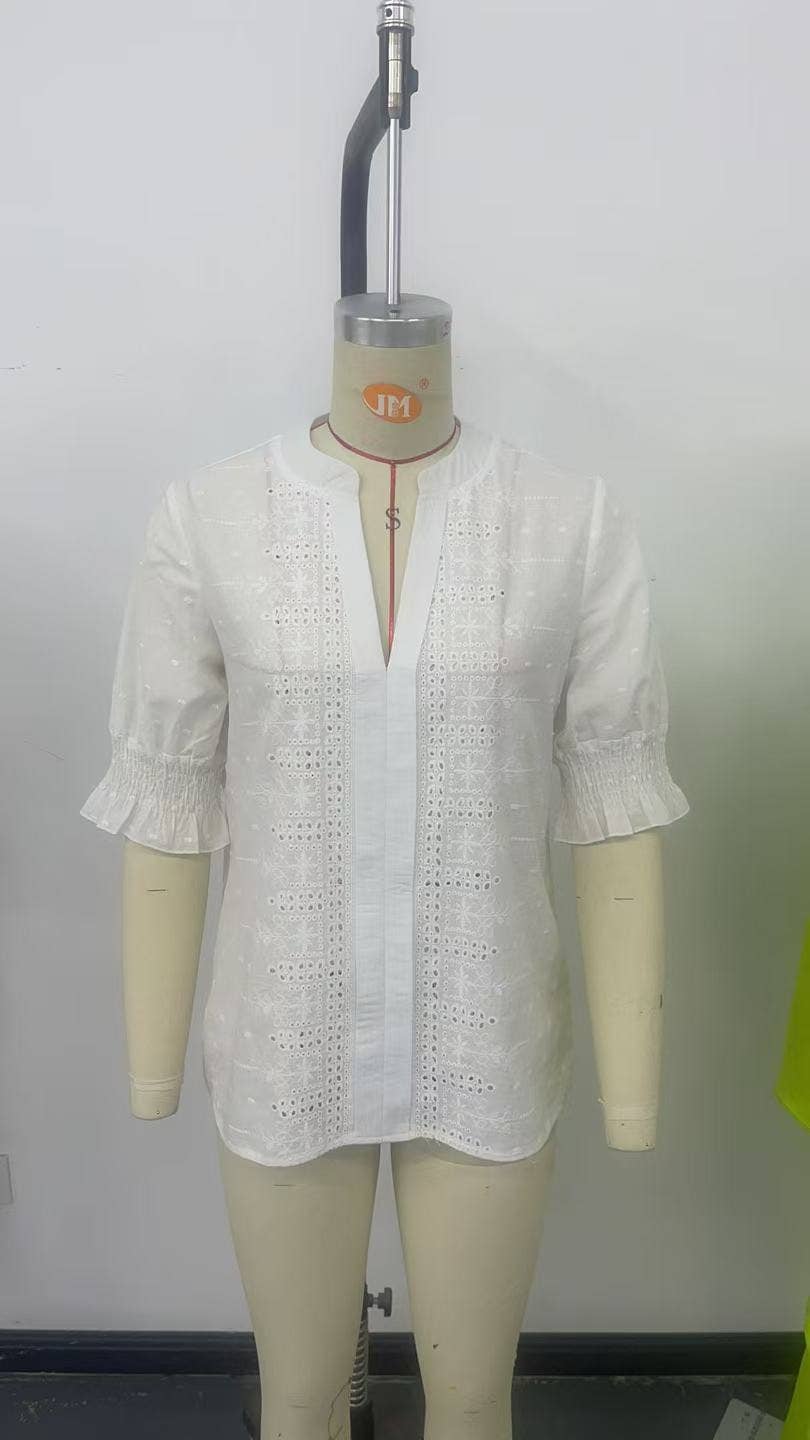 V-neck puffy sleeve cutout hairball lace T-shirt